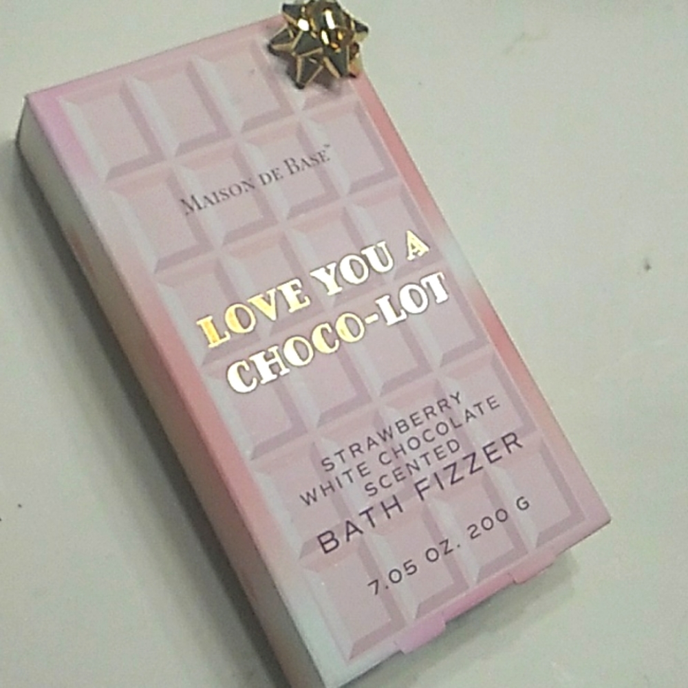 Maison De Base Strawberry White Chocolate Scented Bath Fizzer